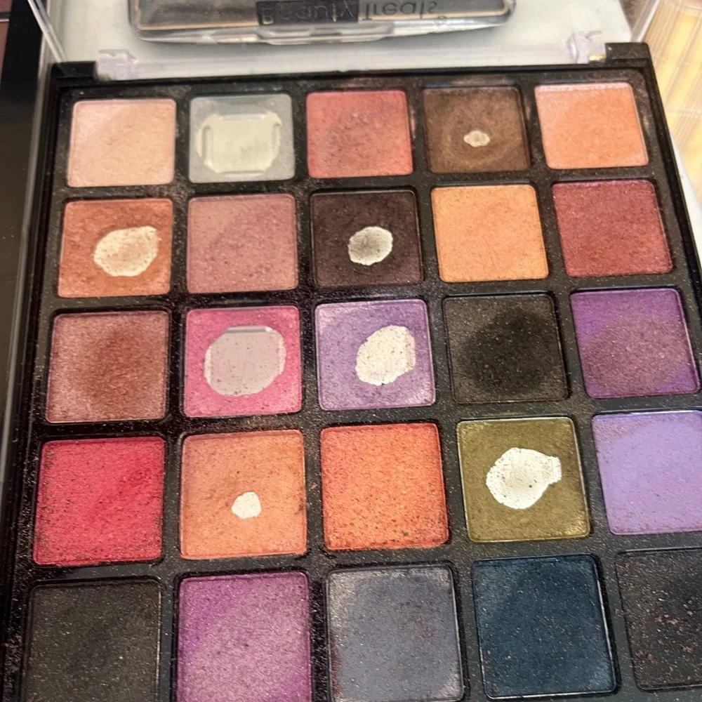 The Crayon Case Eyeshadow Palette- LOT - Picture 9 of 9
